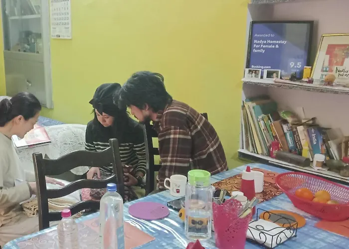Nadya Homestay For Female & Family