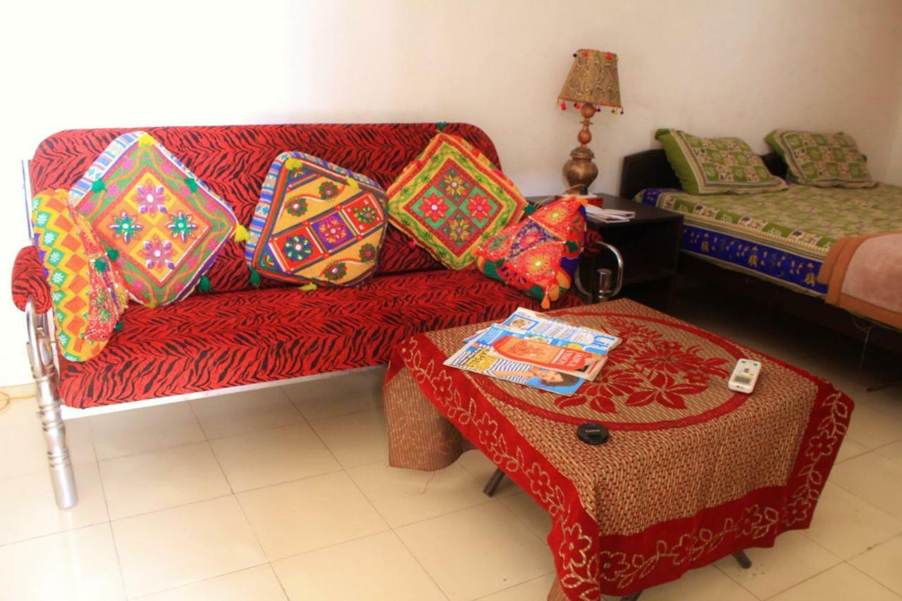 Nadya For Female & Family * Jaipur
